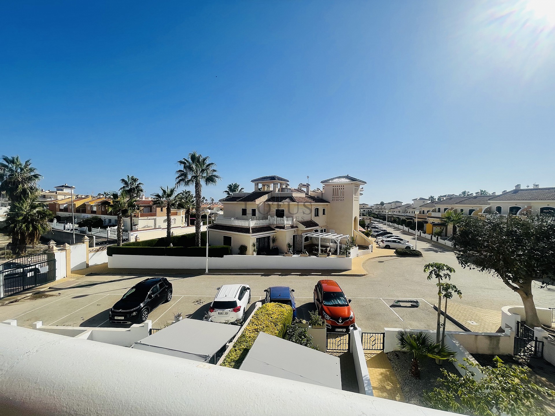 Radhus i vackra Residencial Albamar i Ciudad Quesada - Lotus Properties