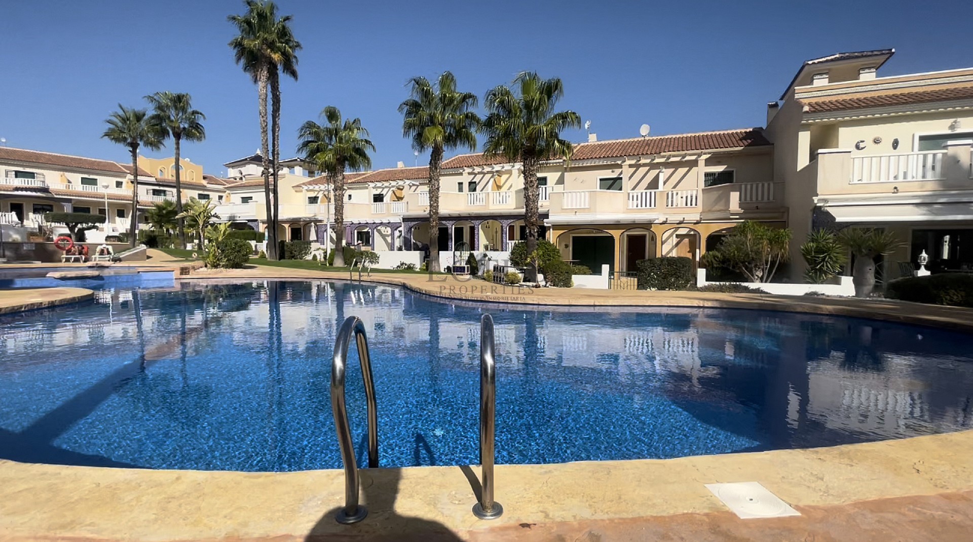 Radhus i vackra Residencial Albamar i Ciudad Quesada - Lotus Properties