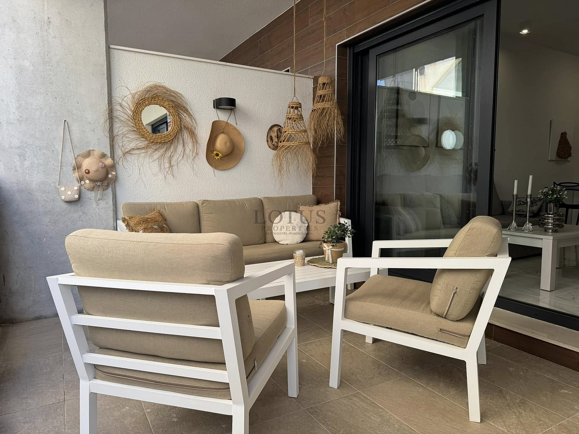 Fantastisk Markplan med Moderna Bekvämligheter - Lotus Properties