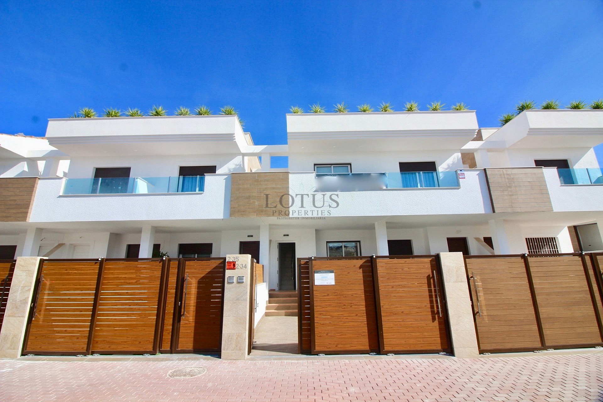 Nya & Prisvärda radhus - Torrevieja - Lotus Properties