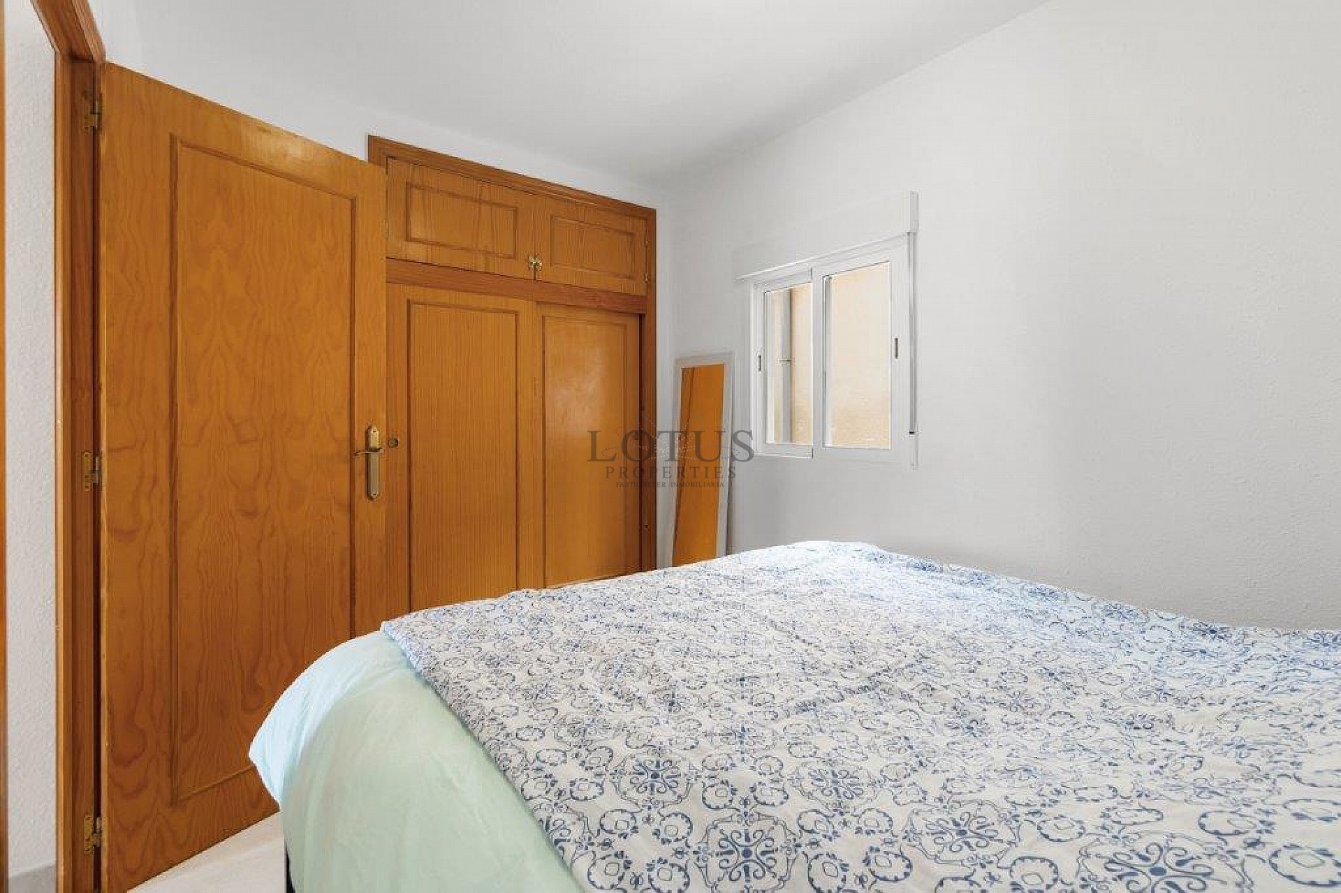 Fin Duplex lägenhet i El Chaparral med pool och terrass i väst läge! - Lotus Properties