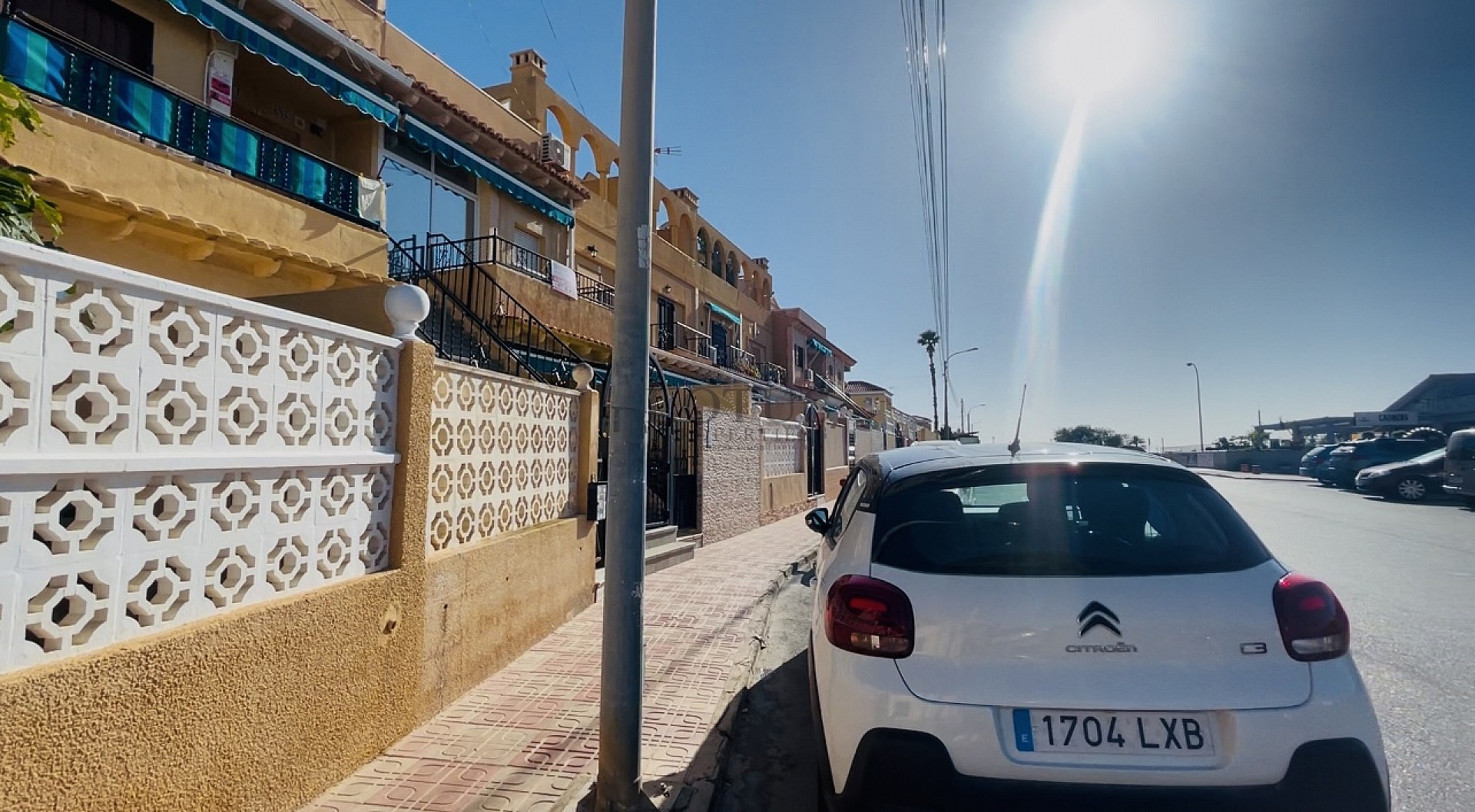 Fin Duplex lägenhet i El Chaparral med pool och terrass i väst läge! - Lotus Properties