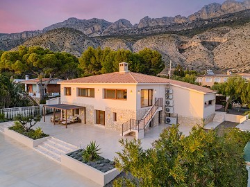 Luxe villa te koop in Altea met indrukwekkend uitzicht - Lotus Properties