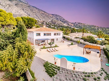 Luxe villa te koop in Altea met indrukwekkend uitzicht - Lotus Properties