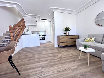 Полностью отремонтированный дом в популярном районе Ла Зения! - Lotus Properties