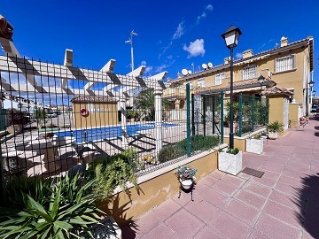 Полностью отремонтированный дом в популярном районе Ла Зения! - Lotus Properties