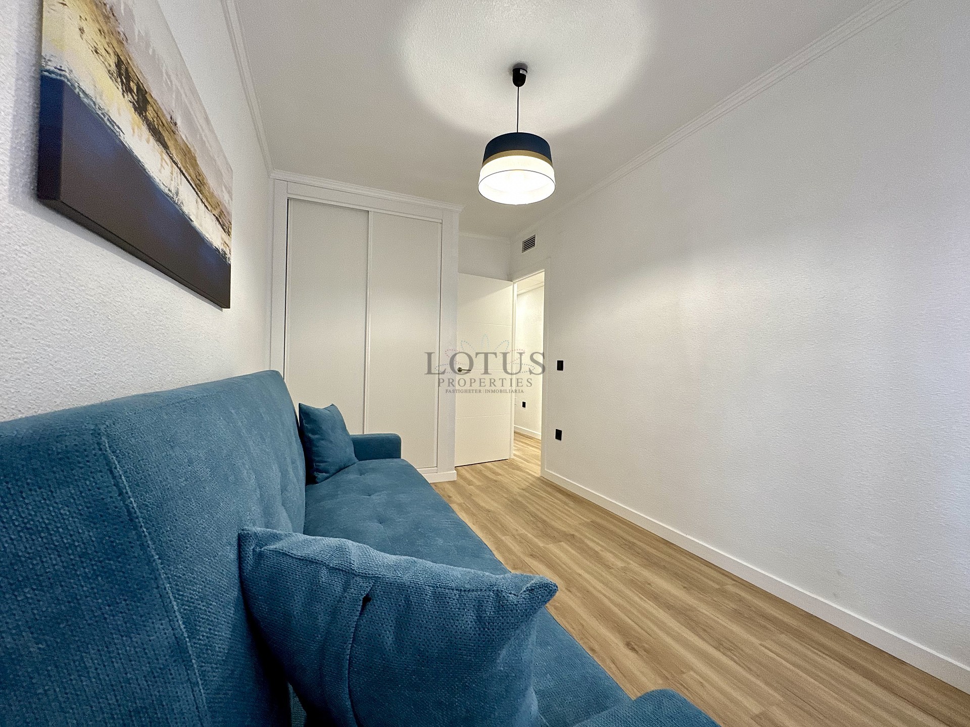 Reformed 3 bed 200 m to the beach - Lotus Properties