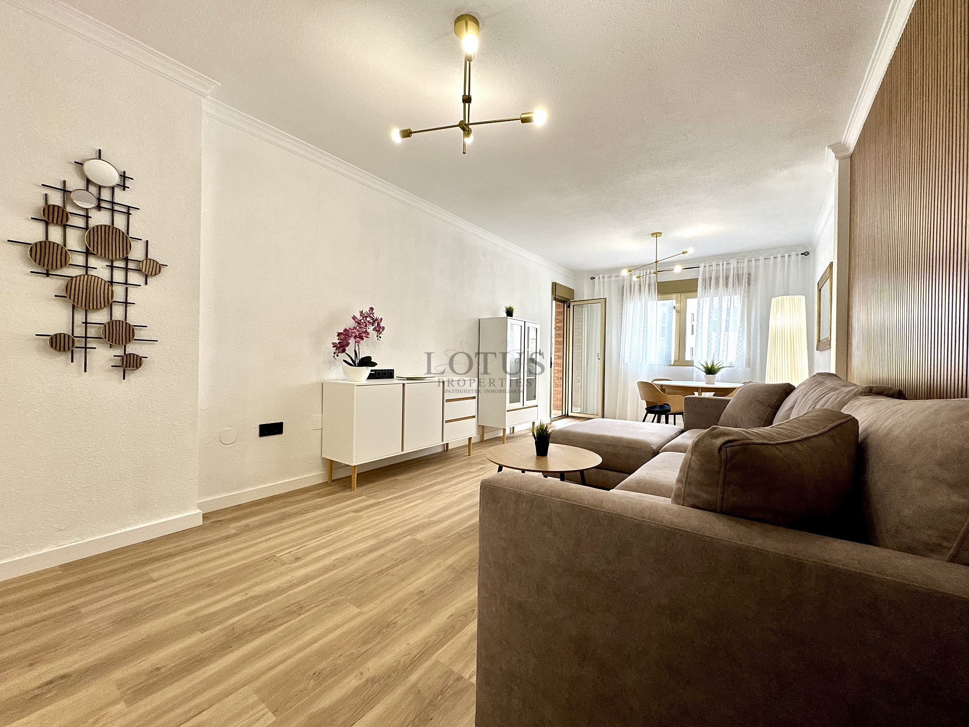 Reformed 3 bed 200 m to the beach - Lotus Properties