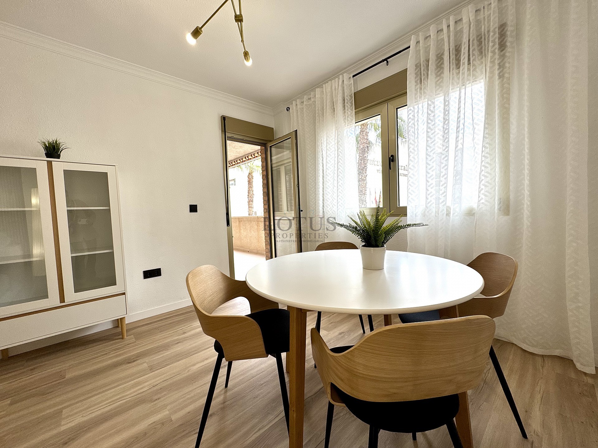 Reformed 3 bed 200 m to the beach - Lotus Properties