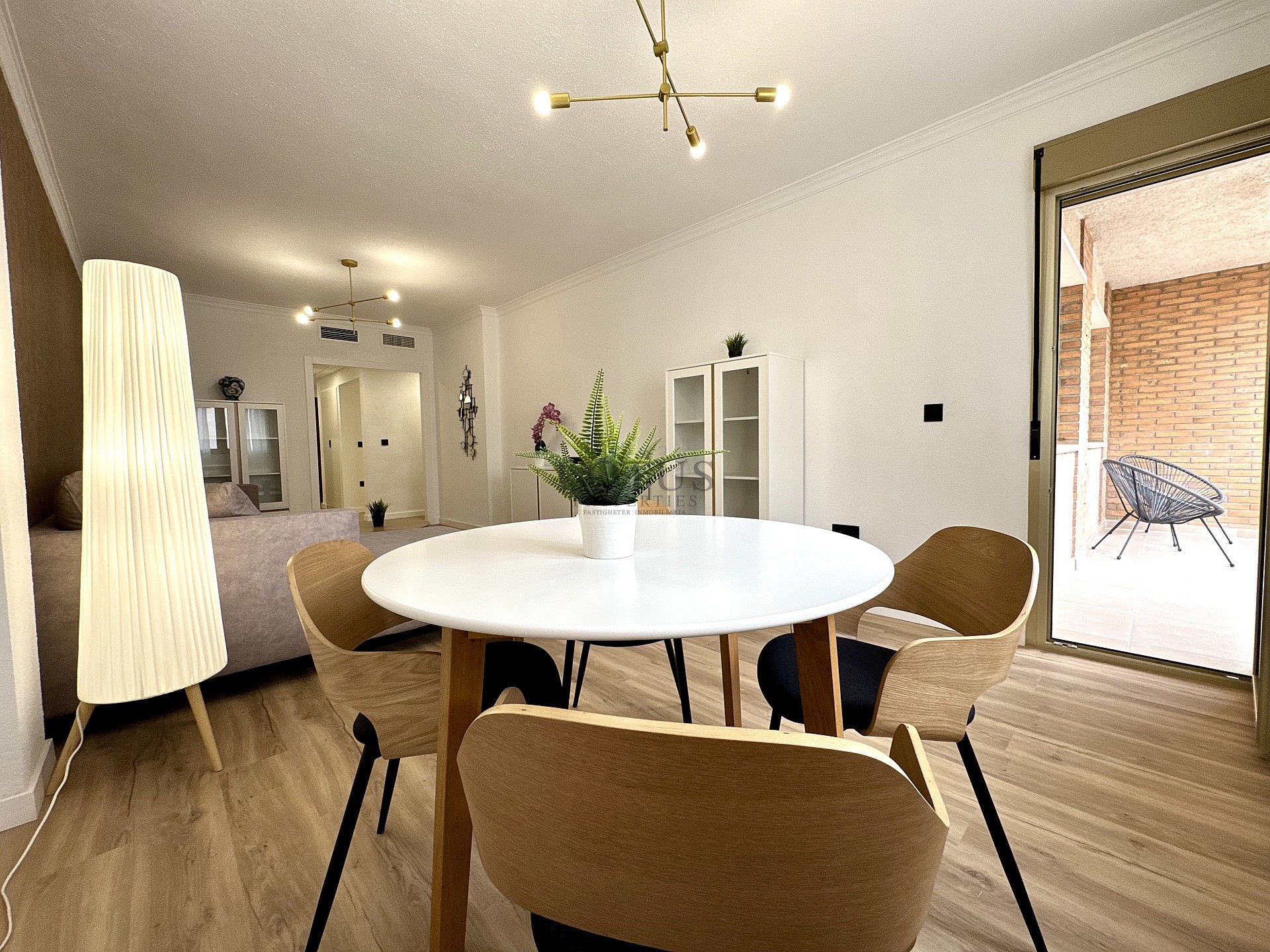Reformed 3 bed 200 m to the beach - Lotus Properties