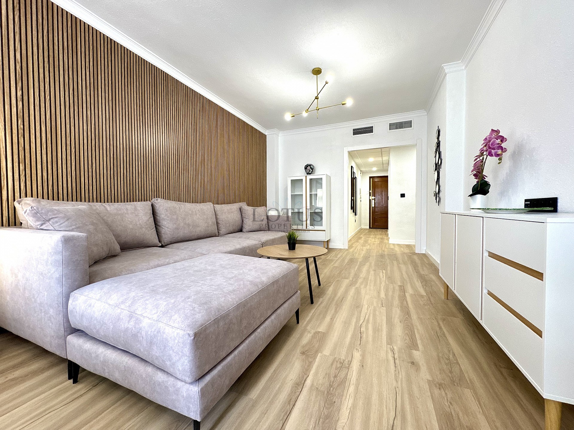 Reformed 3 bed 200 m to the beach - Lotus Properties