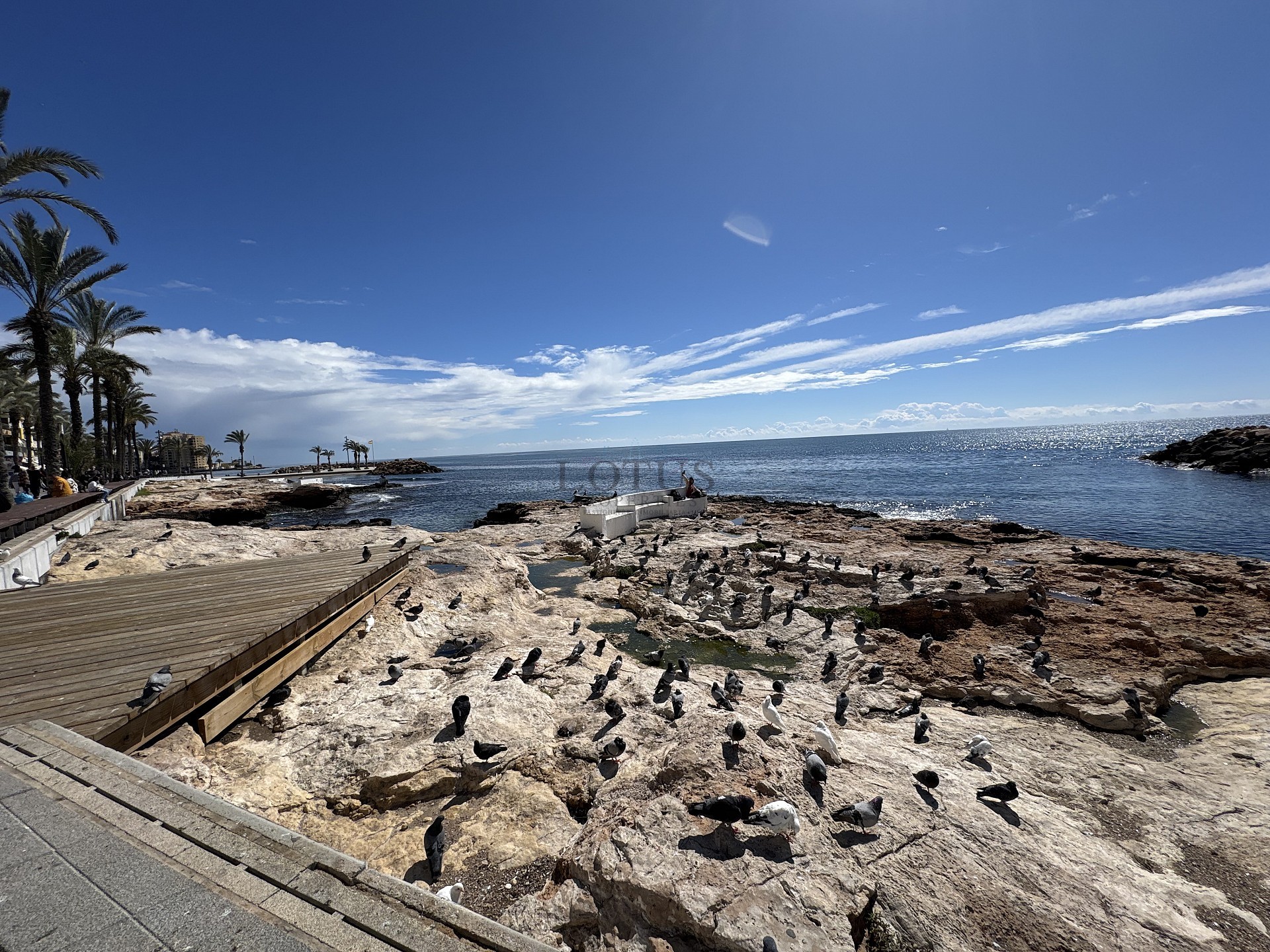 Reformed 3 bed 200 m to the beach - Lotus Properties