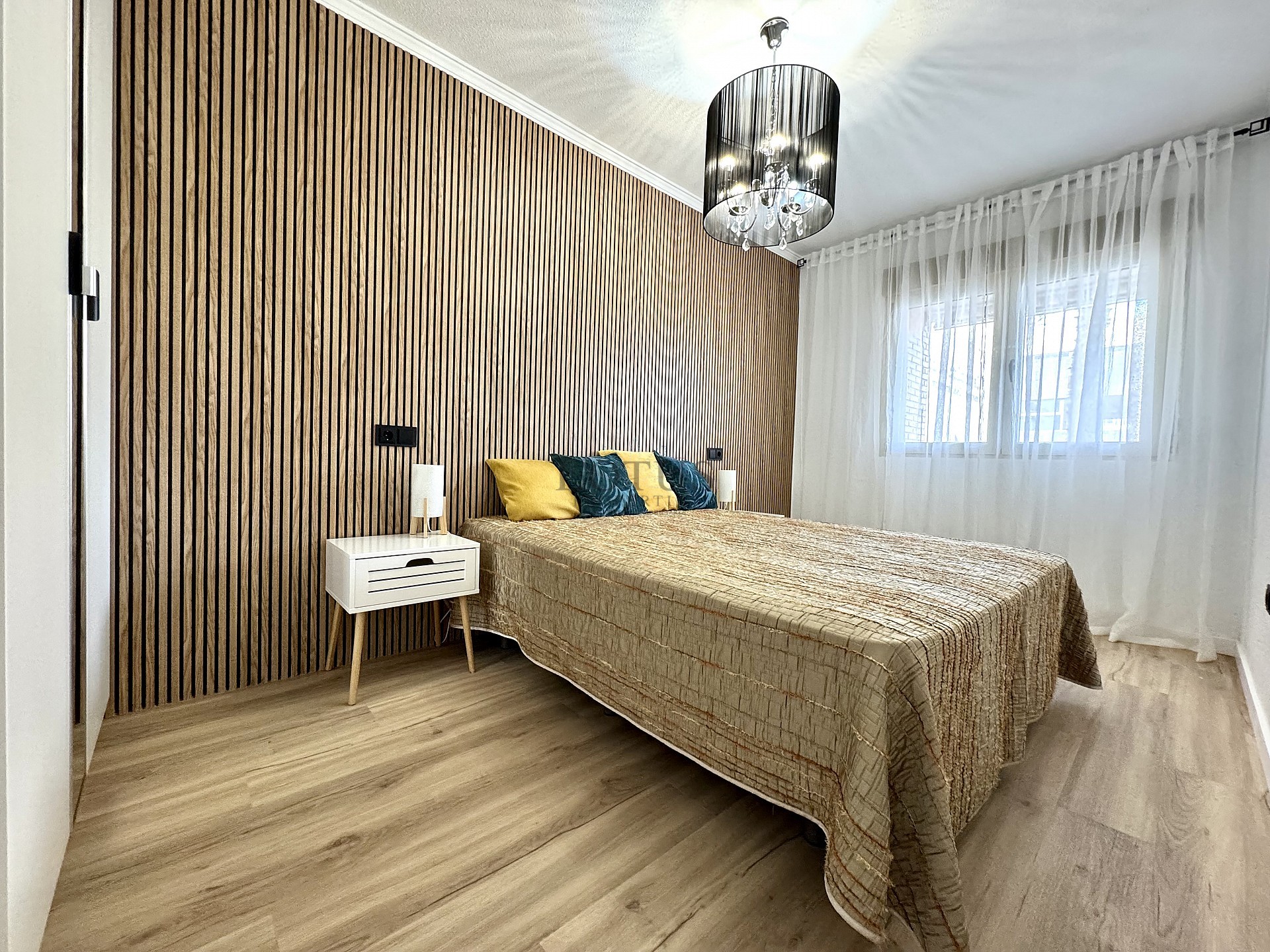 Reformed 3 bed 200 m to the beach - Lotus Properties