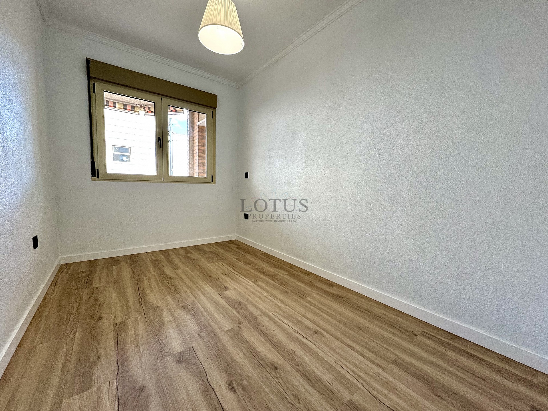 Reformed 3 bed 200 m to the beach - Lotus Properties