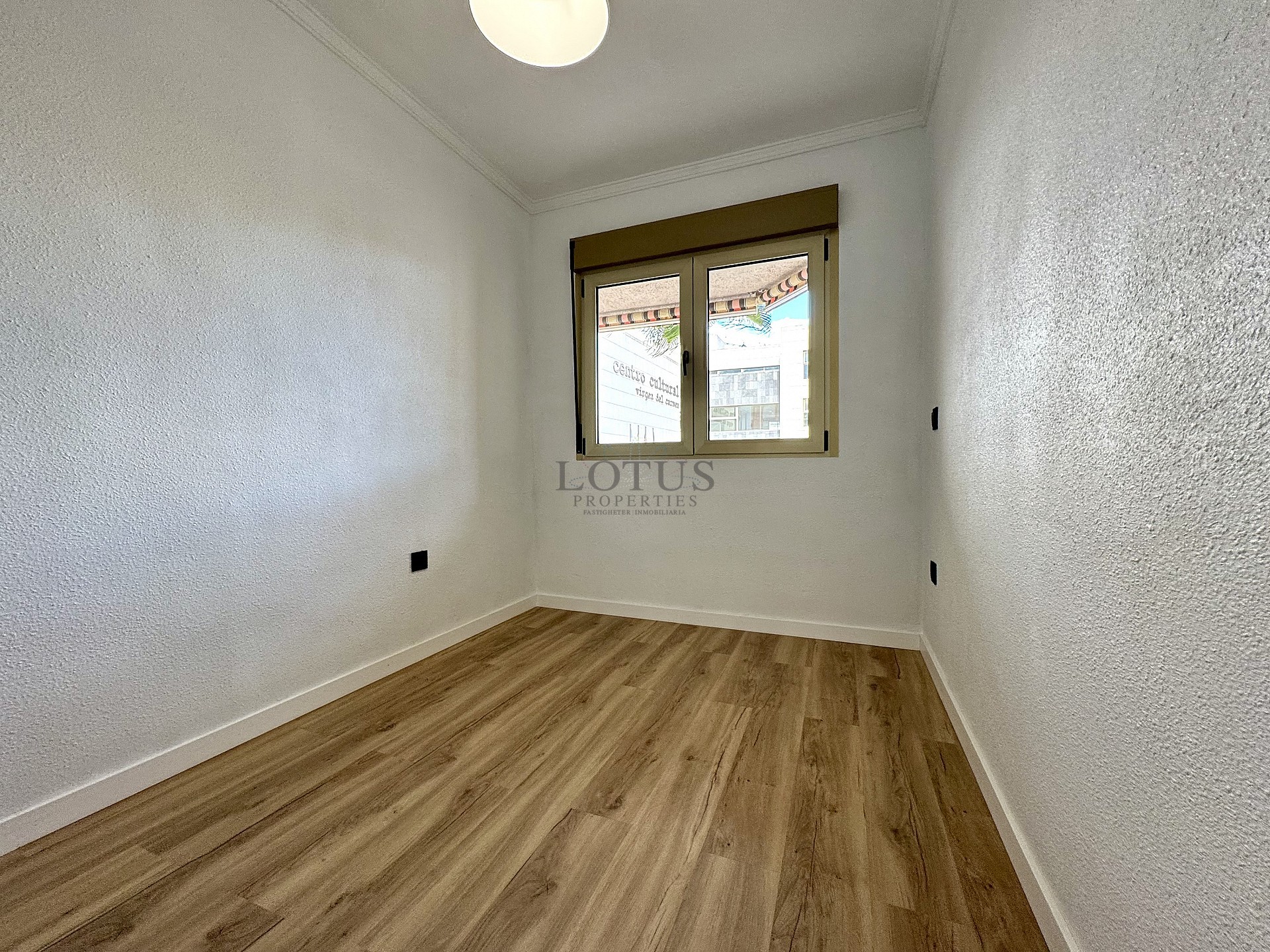 Reformed 3 bed 200 m to the beach - Lotus Properties