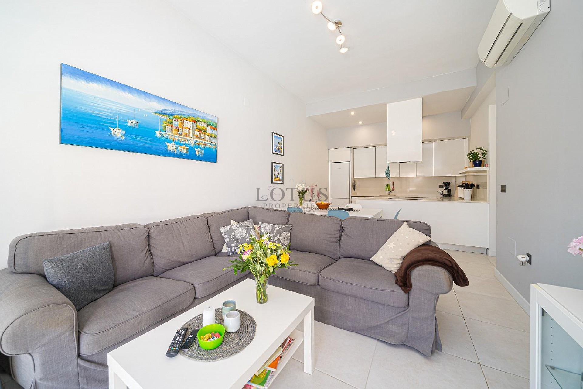 MODERN VILLA MED 3 SOVRUM OCH 2 BADRUM - PRIVAT UPPVÄRMD SALTVATTENSPOOL - Lotus Properties