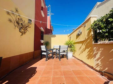 Fantástica bonita planta baja esquinera en Altos de la Bahía XI frente a la piscina! - Lotus Properties