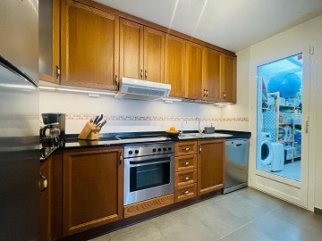 Fantástica bonita planta baja esquinera en Altos de la Bahía XI frente a la piscina! - Lotus Properties
