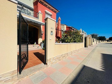 Fantástica bonita planta baja esquinera en Altos de la Bahía XI frente a la piscina! - Lotus Properties