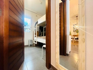 Fantástica bonita planta baja esquinera en Altos de la Bahía XI frente a la piscina! - Lotus Properties