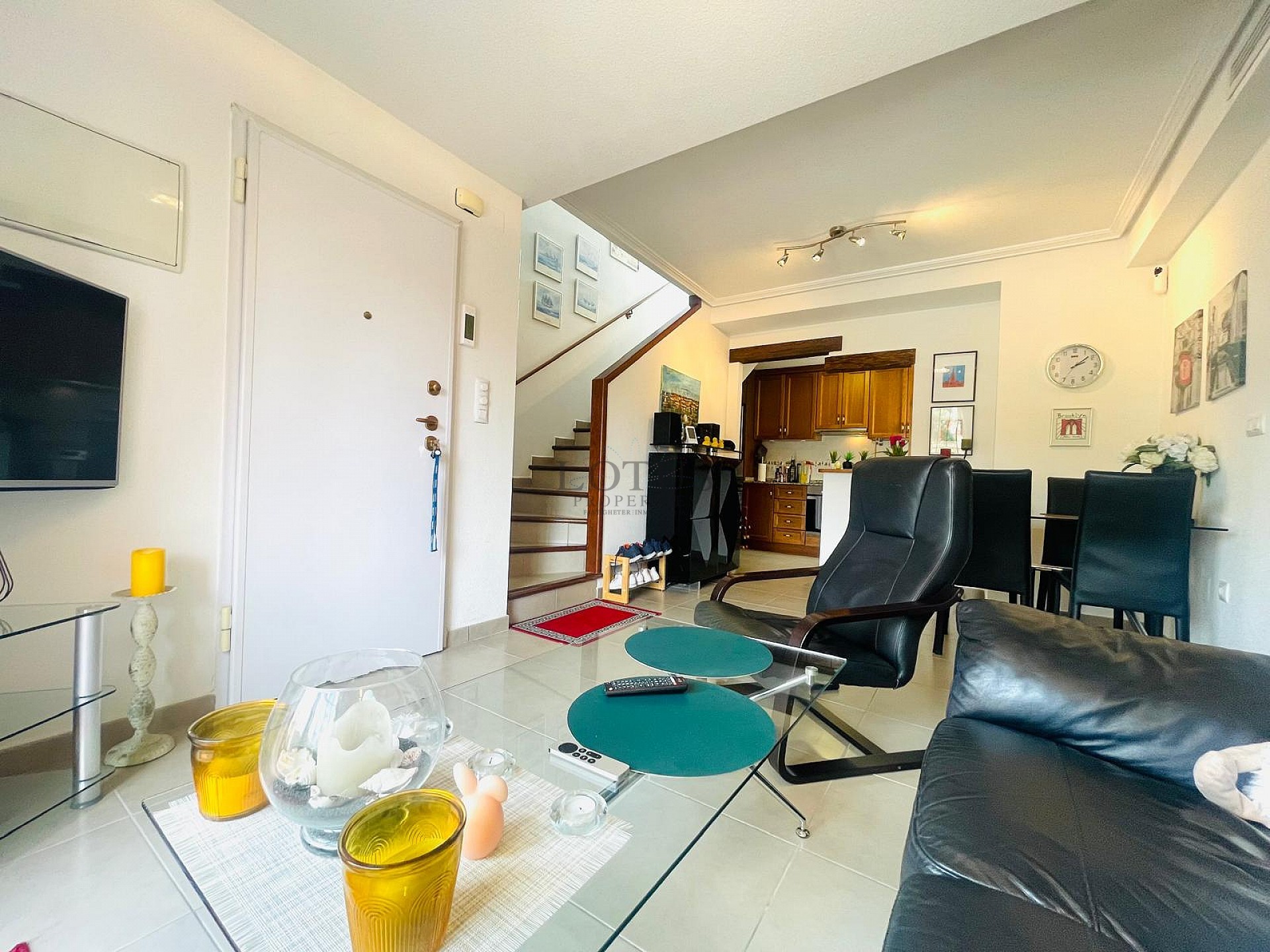 Super fin takvåning med takterrass i sydväst läge i Altos de la Bahia XI - Lotus Properties