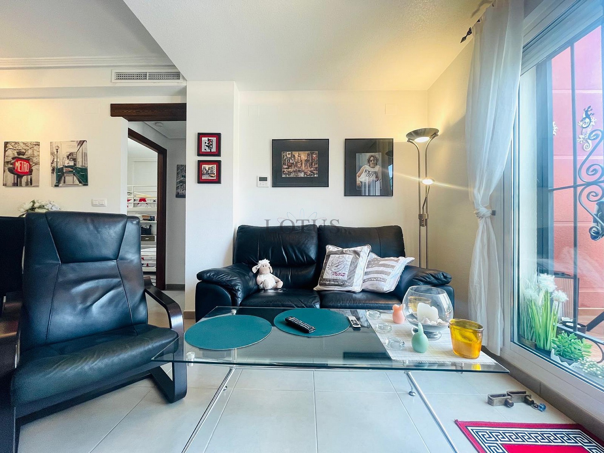 Super fin takvåning med takterrass i sydväst läge i Altos de la Bahia XI - Lotus Properties