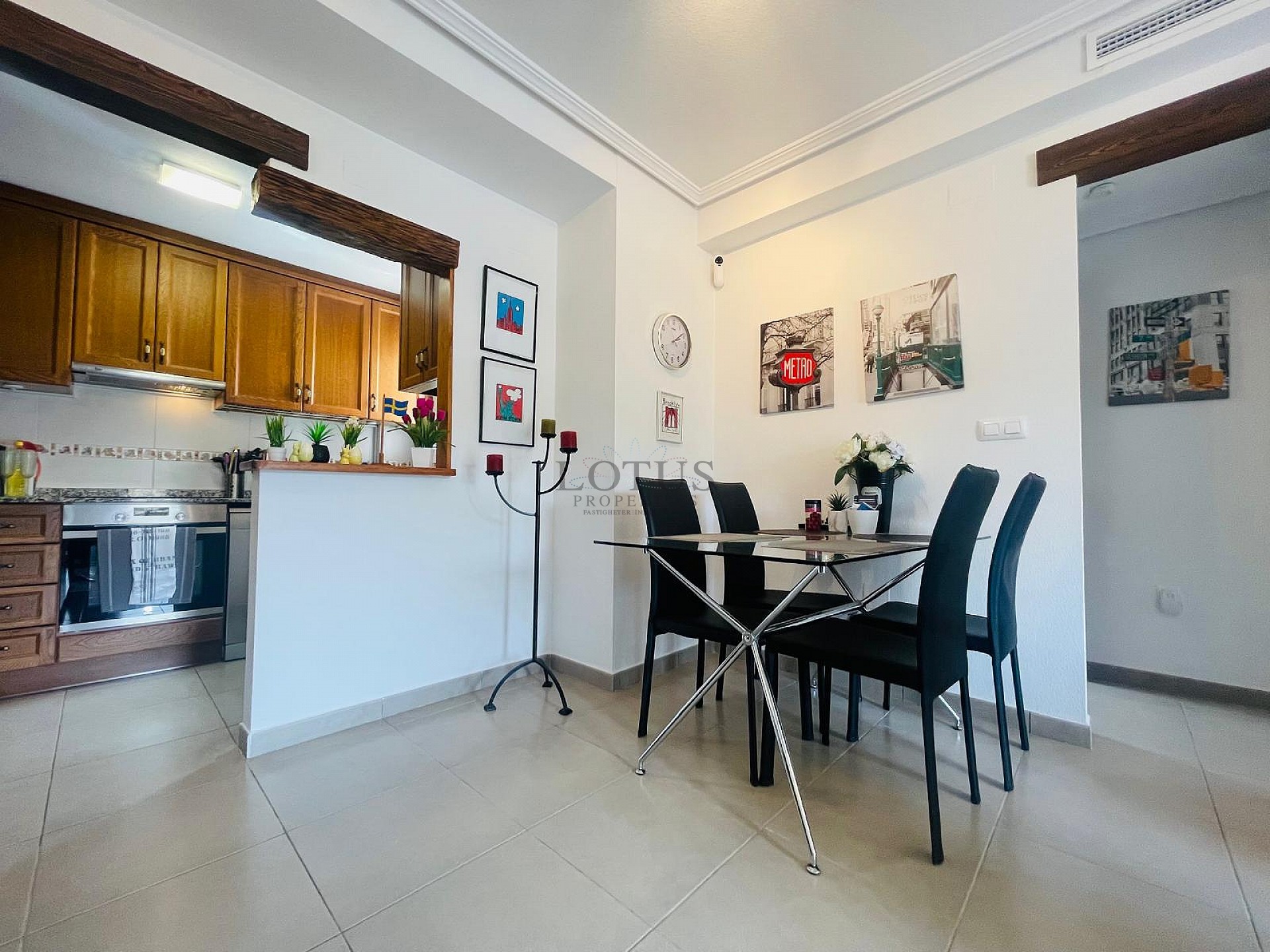 Super fin takvåning med takterrass i sydväst läge i Altos de la Bahia XI - Lotus Properties