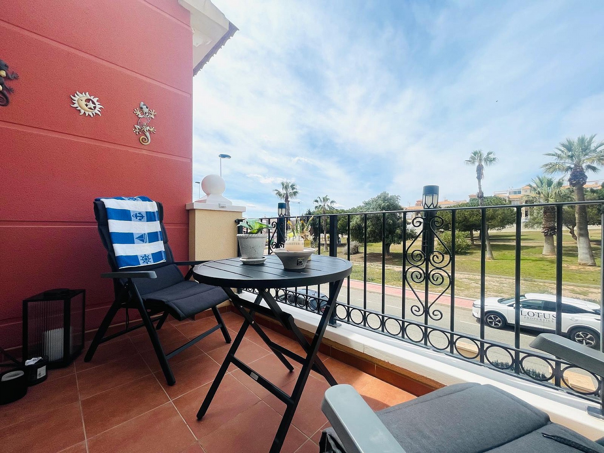 Super fin takvåning med takterrass i sydväst läge i Altos de la Bahia XI - Lotus Properties