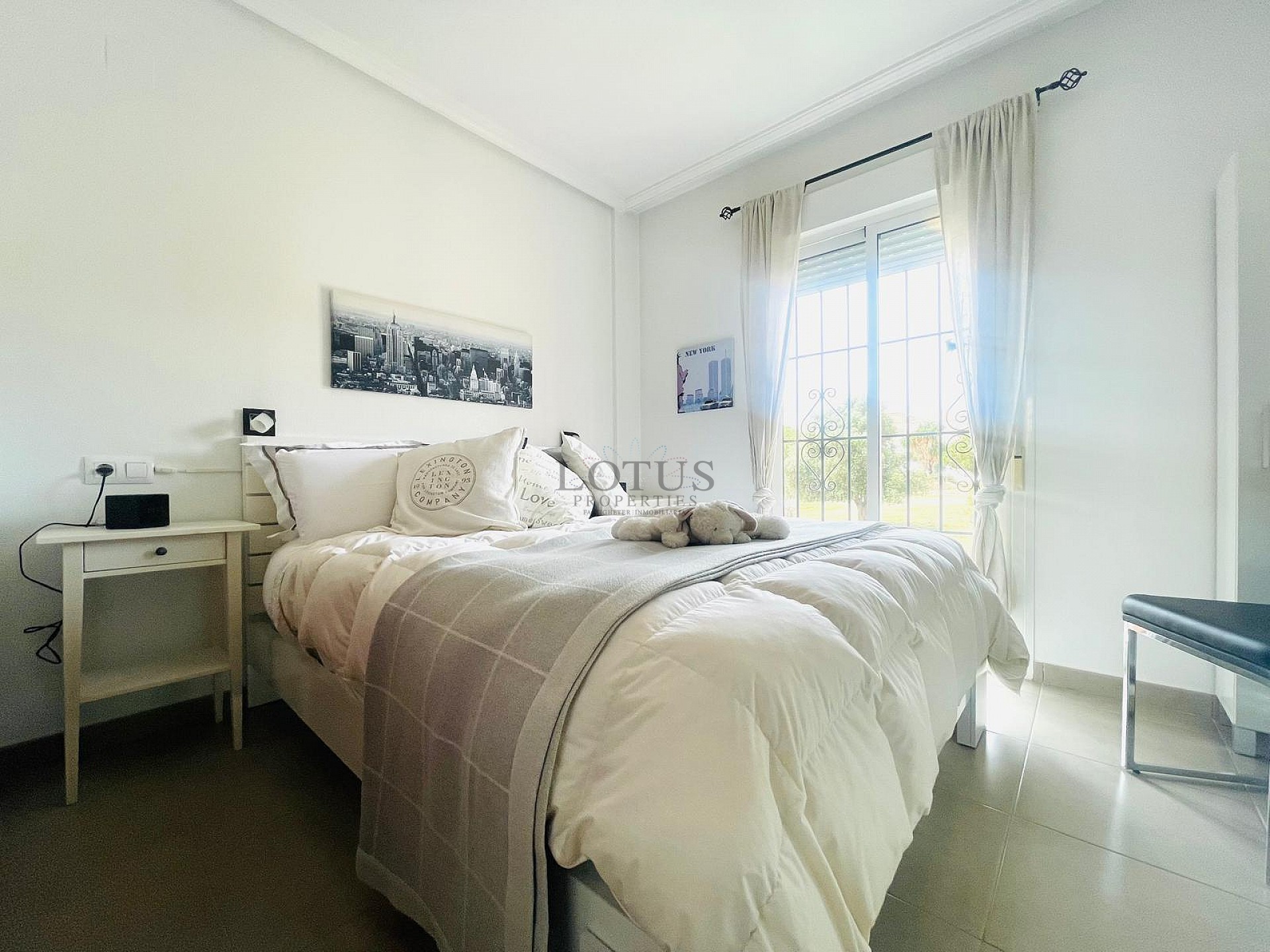 Super fin takvåning med takterrass i sydväst läge i Altos de la Bahia XI - Lotus Properties