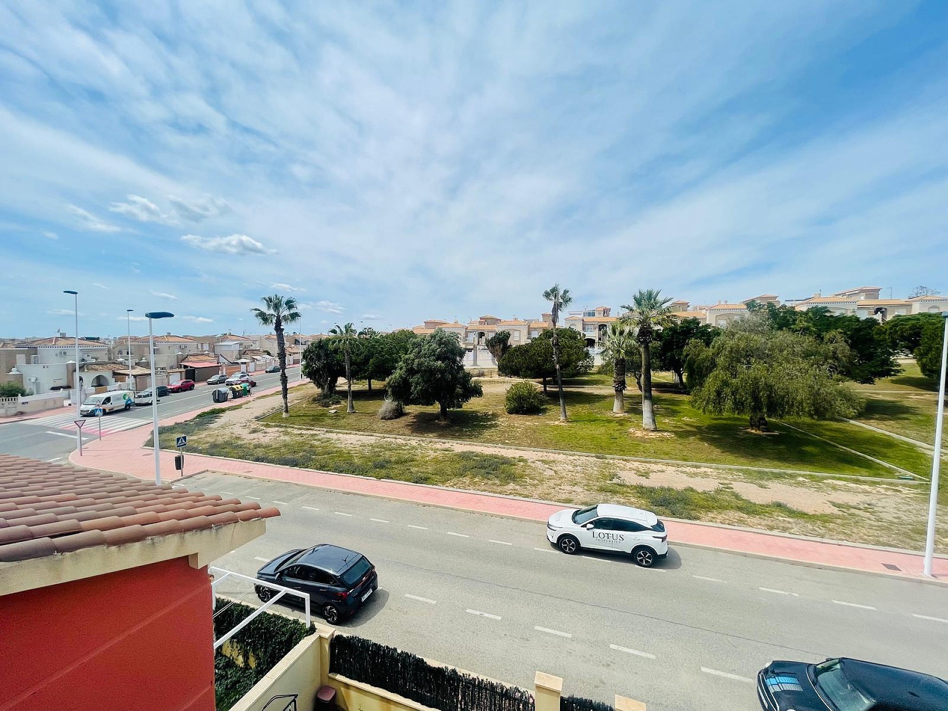 Super fin takvåning med takterrass i sydväst läge i Altos de la Bahia XI - Lotus Properties