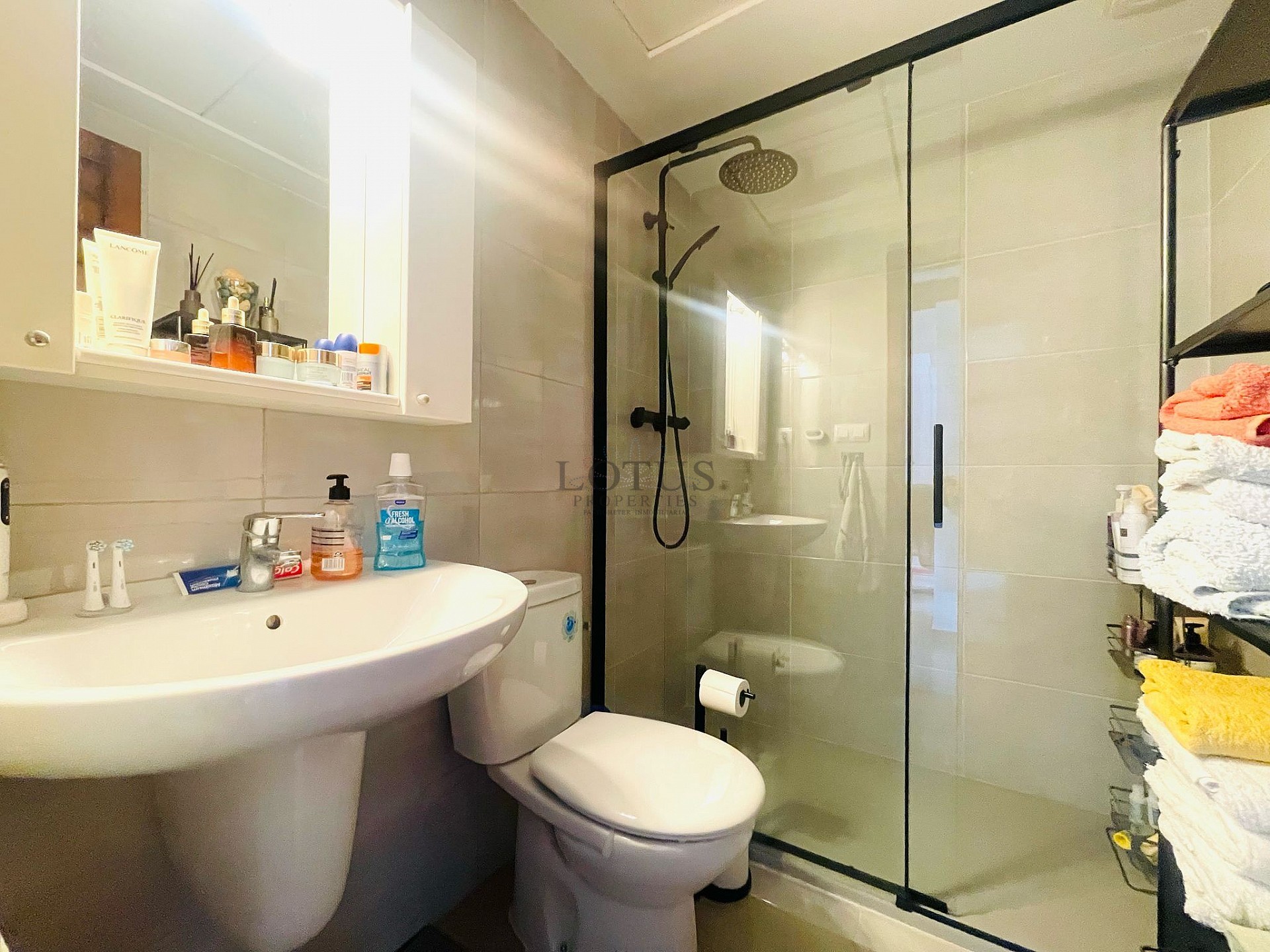 Super fin takvåning med takterrass i sydväst läge i Altos de la Bahia XI - Lotus Properties