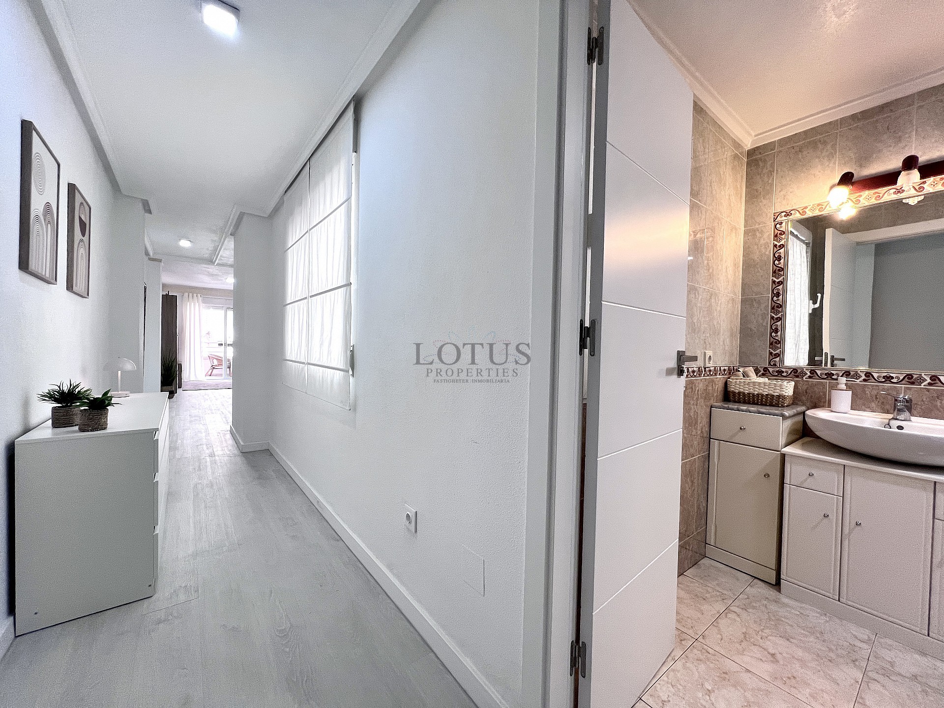 Korttidsuthyrning 60 meter till Playa Los Locos  - Lotus Properties