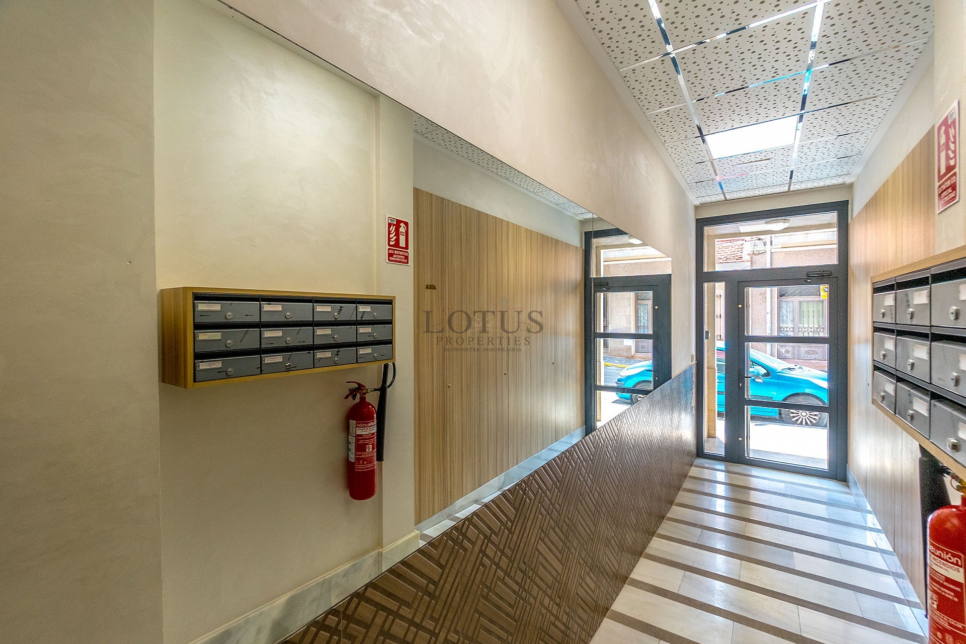 FANTASTISK LÄGENHET MED 3 SOVRUM BARA 90 METER FRÅN PLAYA DEL CURA I TORREVIEJA MED POOL  - Lotus Properties