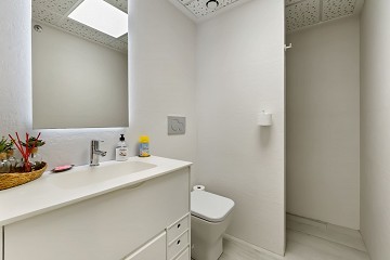 ФАНТАСТИЧЕСКАЯ КВАРТИРА С 3 СПАЛЬНЯМИ ВСЕГО В 90 МЕТРАХ ОТ ПЛАЙЯ ДЕЛЬ КУРА В ТОРРЕВЬЕХЕ С БАССЕЙНОМ - Lotus Properties