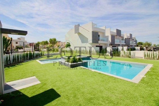 Bungalow con 3 Dormitorios - Los Balcones  - Lotus Properties