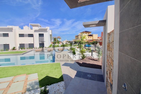 Bungalow con 3 Dormitorios - Los Balcones  - Lotus Properties