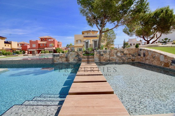 Bungalow con 3 Dormitorios - Los Balcones  - Lotus Properties