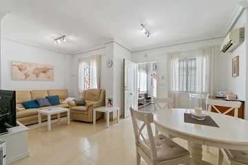 Södervänd Quad i populära Rocio II i hjärtat av Aguas Nuevas - Lotus Properties