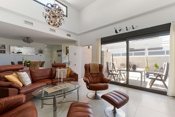 Fantastiskt fin modern villa i Daya Nueva med privat pool och magiskt utsikt - Lotus Properties