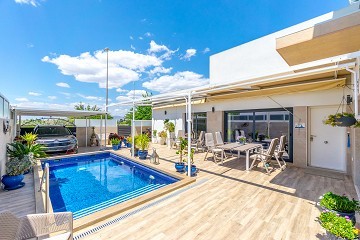 Fantastiskt fin modern villa i Daya Nueva med privat pool och magiskt utsikt - Lotus Properties