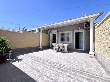 Casa adosada de una planta recién reformada en Torreta - Lotus Properties