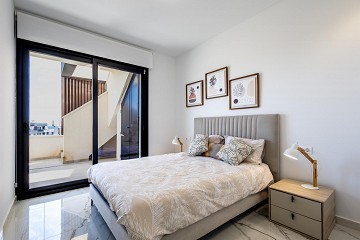 MODERN PENTHOUSE WITH INCREDIBLE SEA VIEW AND LARGE PRIVATE ROOFTOP TERRACE. - Lotus Properties