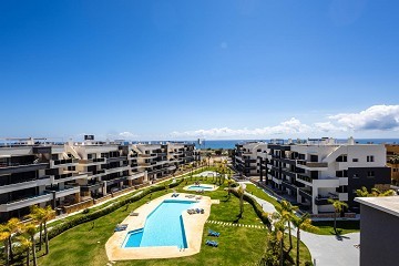 MODERN PENTHOUSE WITH INCREDIBLE SEA VIEW AND LARGE PRIVATE ROOFTOP TERRACE. - Lotus Properties