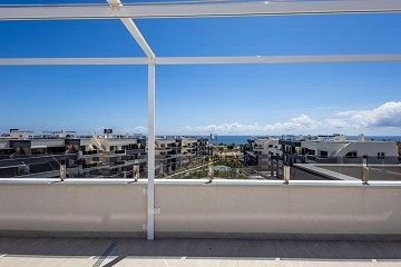 MODERN PENTHOUSE WITH INCREDIBLE SEA VIEW AND LARGE PRIVATE ROOFTOP TERRACE. - Lotus Properties