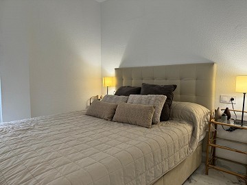 STUNNING RENOVATED 4-BEDROOMS APARTMENT WITH PRIVATE GARAGE – JUST 200 METERS FROM THE BEACH IN TORREVIEJA. - Lotus Properties