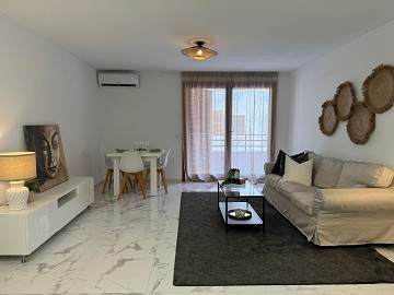 STUNNING RENOVATED 4-BEDROOMS APARTMENT WITH PRIVATE GARAGE – JUST 200 METERS FROM THE BEACH IN TORREVIEJA. - Lotus Properties