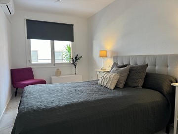 STUNNING RENOVATED 4-BEDROOMS APARTMENT WITH PRIVATE GARAGE – JUST 200 METERS FROM THE BEACH IN TORREVIEJA. - Lotus Properties