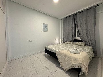 Apartamento en el corazón de Torrevieja, a tan solo 600 metros del mar. - Lotus Properties