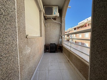 Apartamento en el corazón de Torrevieja, a tan solo 600 metros del mar. - Lotus Properties