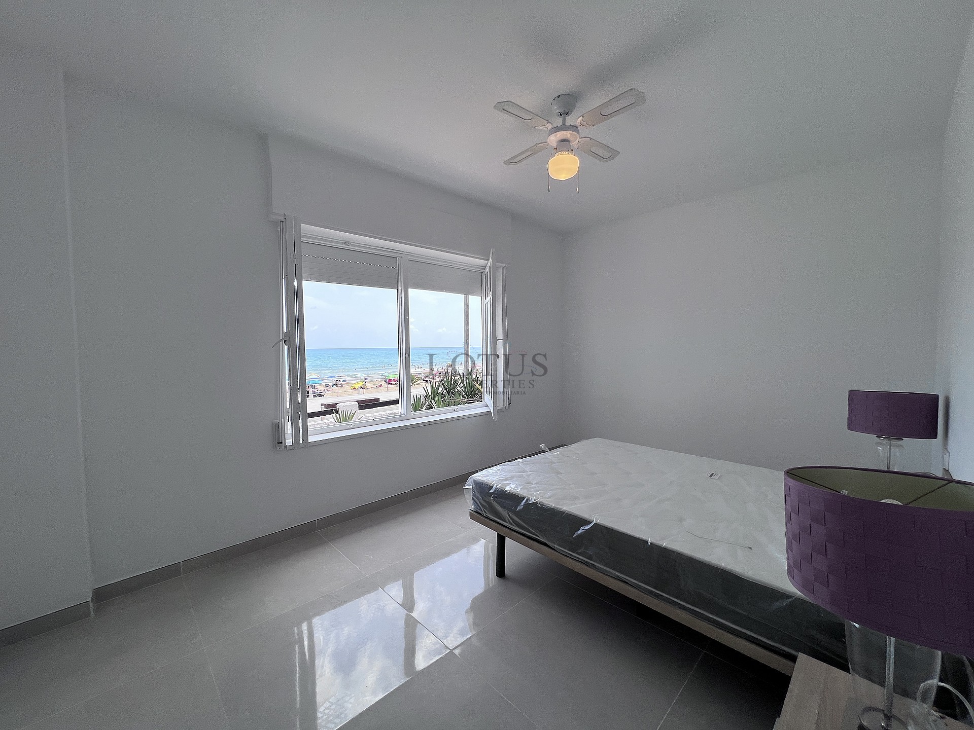 Отремонтированный дом, первая линия пляжа Ла Мата - Lotus Properties